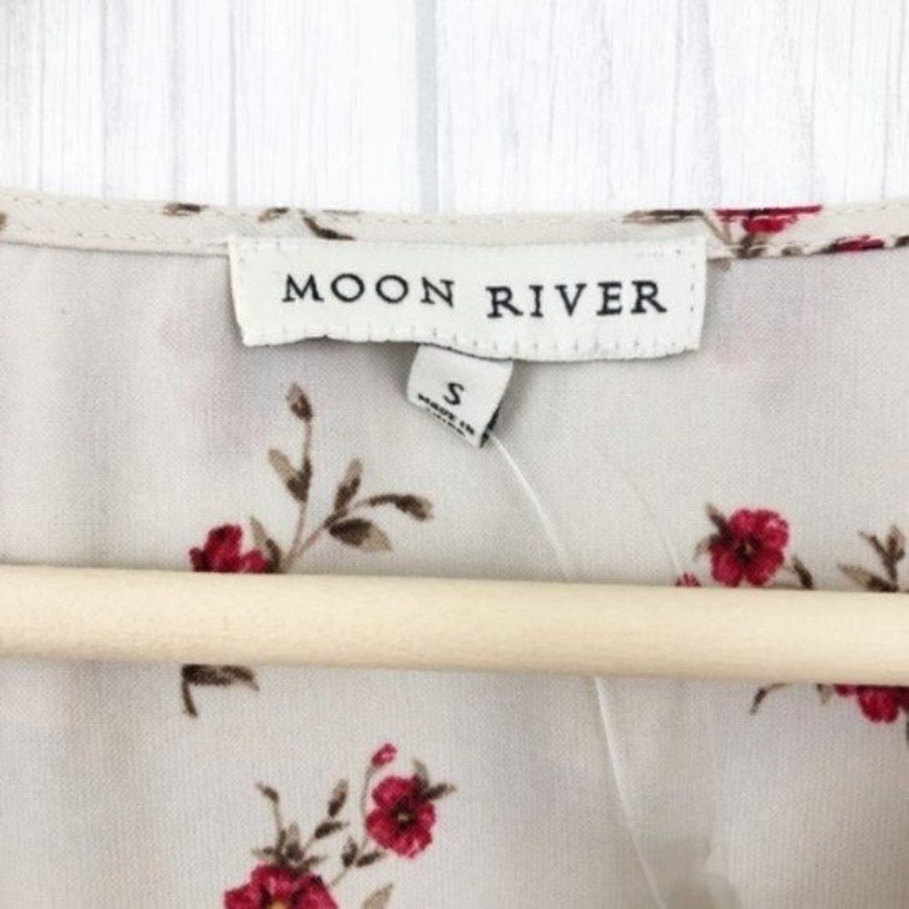 MOON RIVER Floral Ruffle Faux Wrap Dress  - Picture 4 of 7